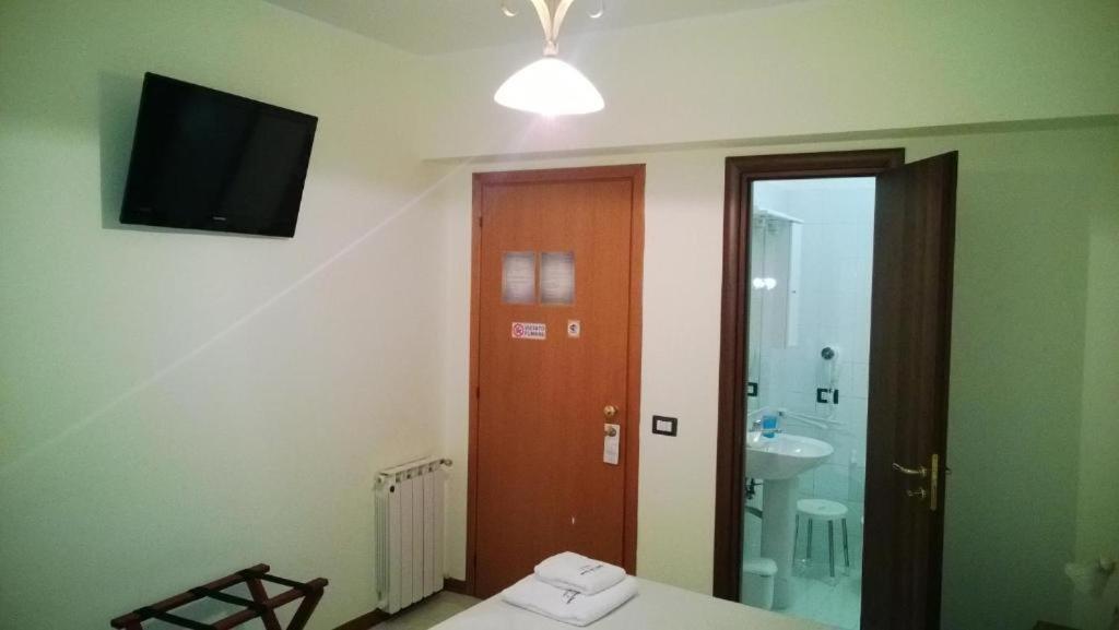 Bb Dante Bed & Breakfast Messina Exterior foto